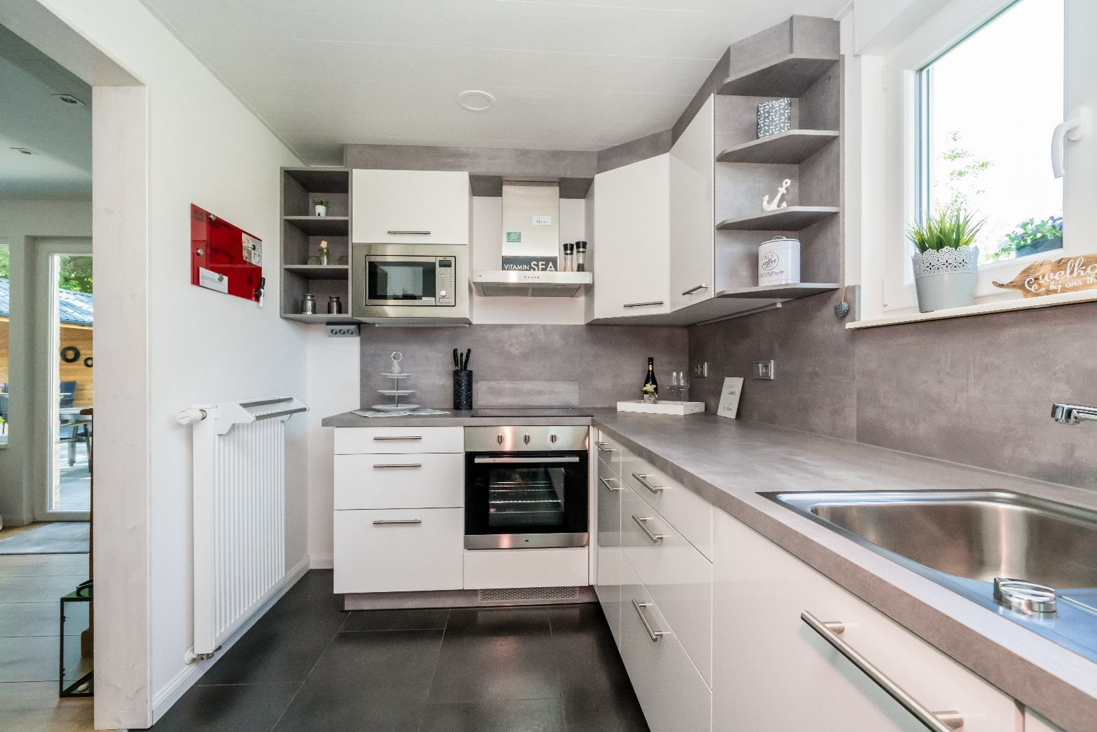 Renesse, Horizon 65, "Lost at Sea" - Image 9