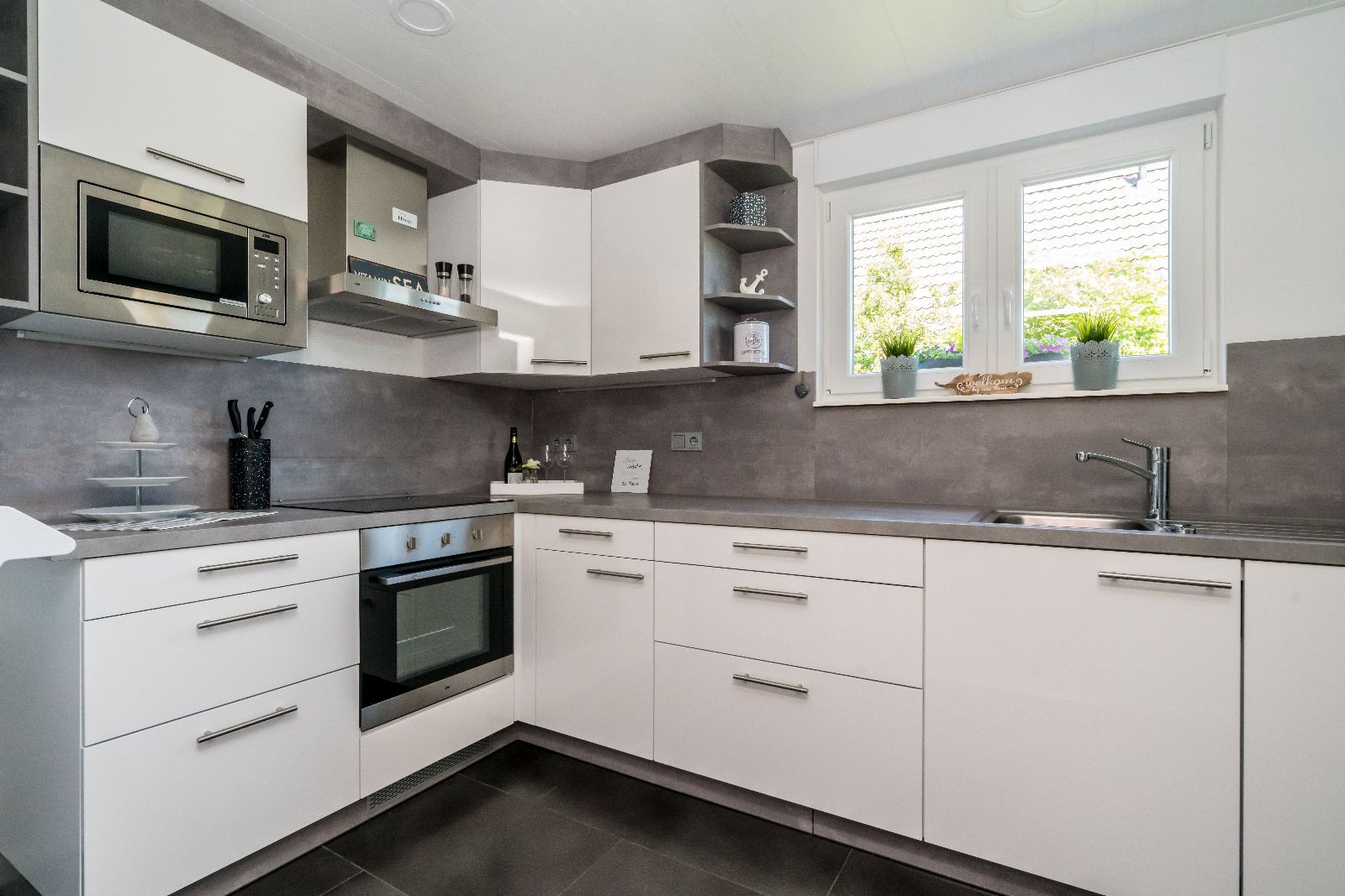 Renesse, Horizon 65, "Lost at Sea" - Image 8